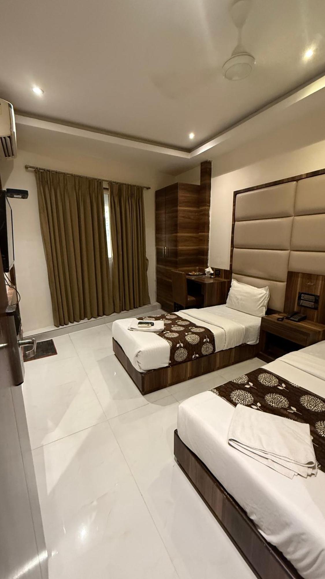 M E R I T O N Hotel T-2 Mumbai Exterior photo